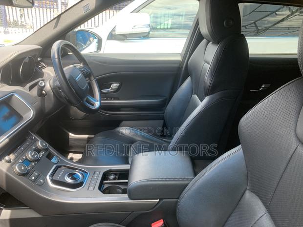 Land Rover Range Rover Evoque SE 4x4 5-Door 2018 White