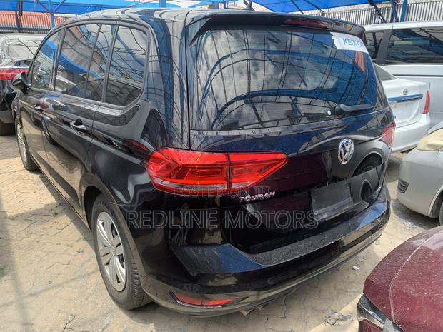Volkswagen Touran 2018 Black