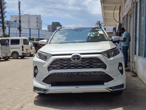 Toyota RAV4 2019 White