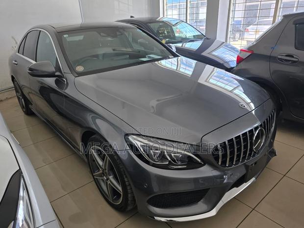 Mercedes-Benz C200 2019 Gray