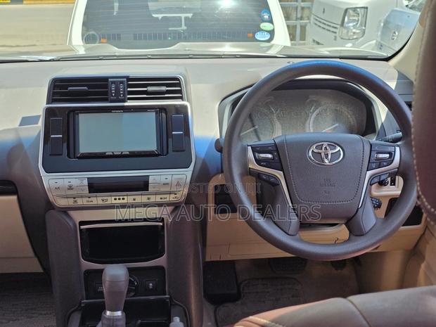 Toyota Land Cruiser Prado 2018 Black