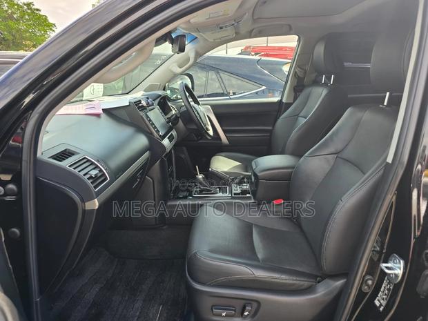 Toyota Land Cruiser Prado 2019 Black