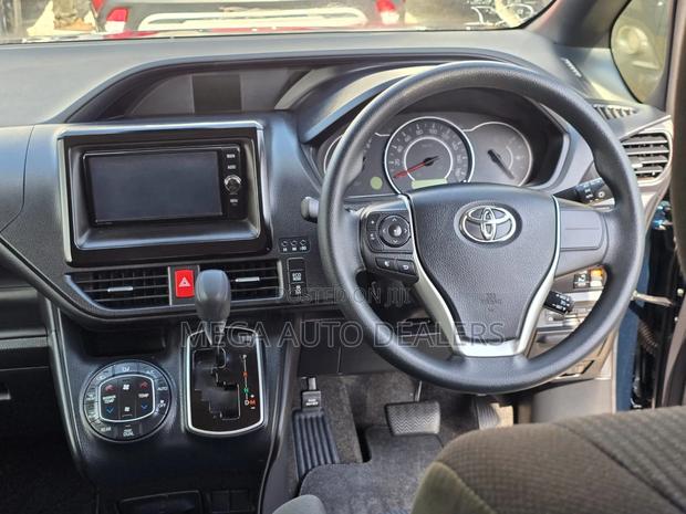 Toyota Voxy 2018 Blue