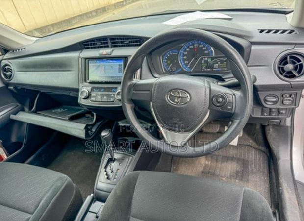 Toyota Axio 1.5 Hybrid 2WD 2019 Silver