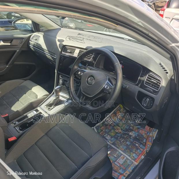 Volkswagen Golf 2018 Pearl