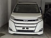 Toyota Noah 2018 White for sale