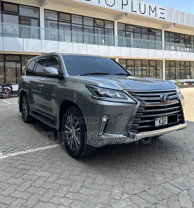 Lexus LX 570 AWD 2016 Silver