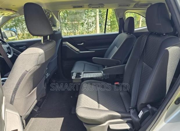 New Toyota Innova 2024 Silver