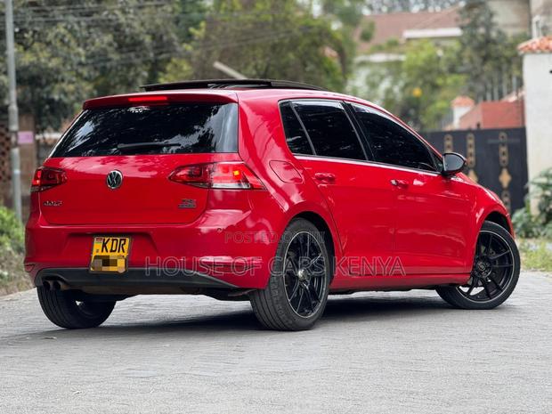 Volkswagen Golf 2017 Red