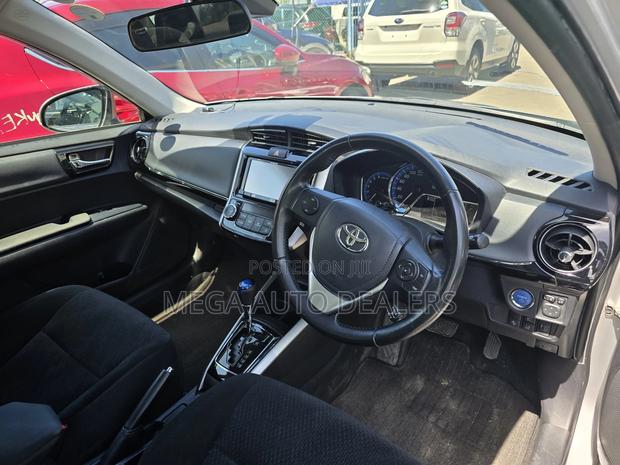 Toyota Axio 2018 Silver