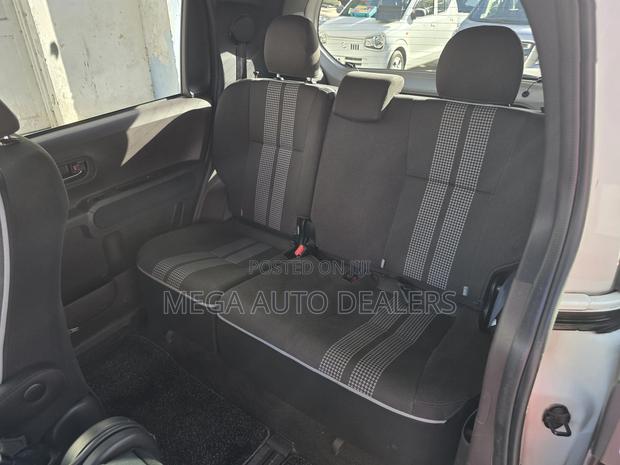 Toyota Spade 2018 White