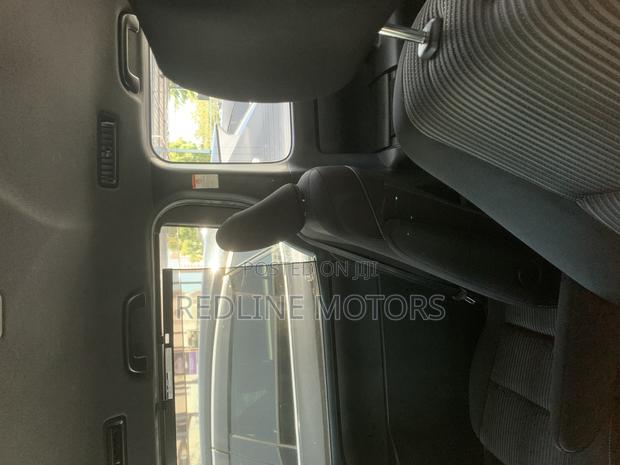 Toyota Noah 1.8 FWD Hybrid (7 seater) 2018 Pearl