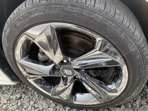 Toyota Crown 2018 Pearl
