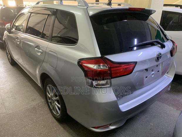 Toyota Corolla Fielder 1.5 Hybrid FWD 2019 Silver