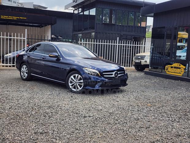 Mercedes-Benz C180 2019 Blue