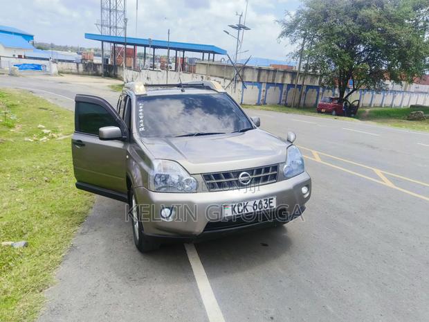 Nissan X-Trail 2010 Gray