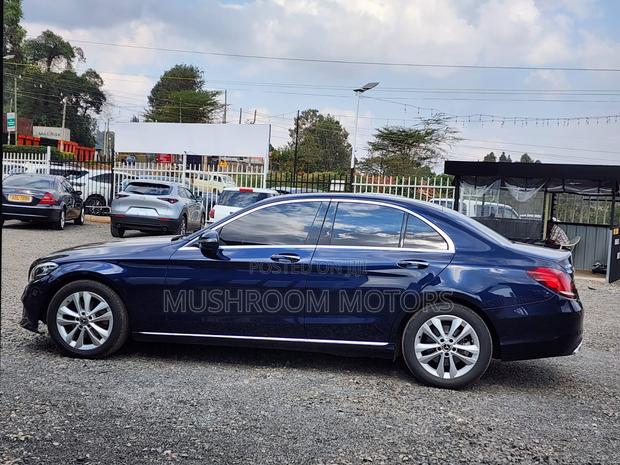 Mercedes-Benz C180 2019 Blue
