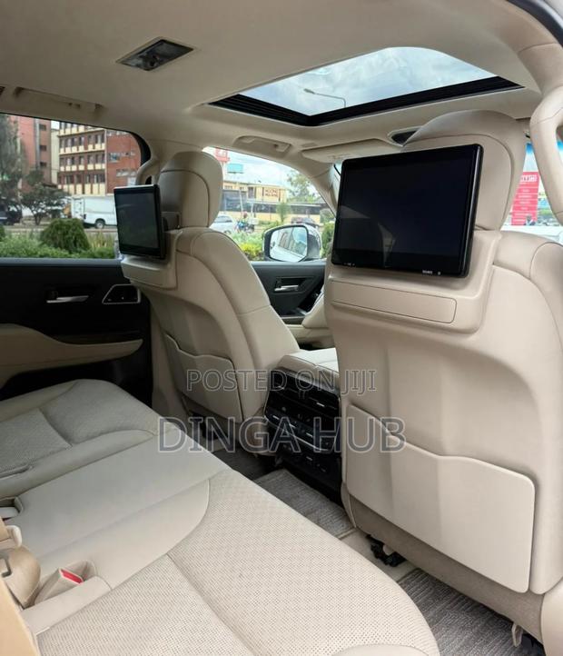 Toyota Land Cruiser 2023 White