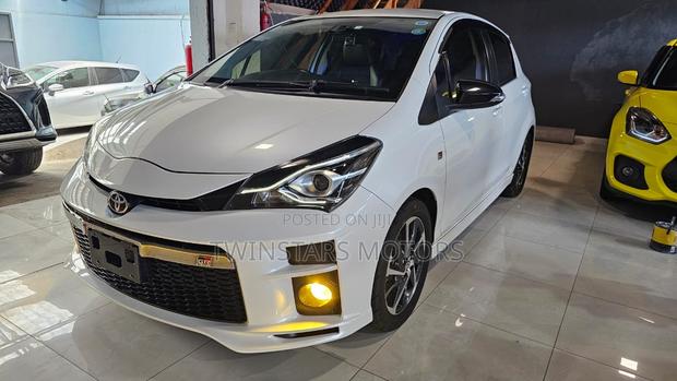 Toyota Vitz 1.5 FWD 5dr 2018 Pearl