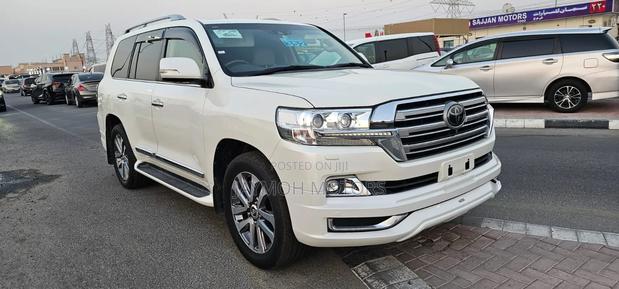 Toyota Land Cruiser 2017 Pearl