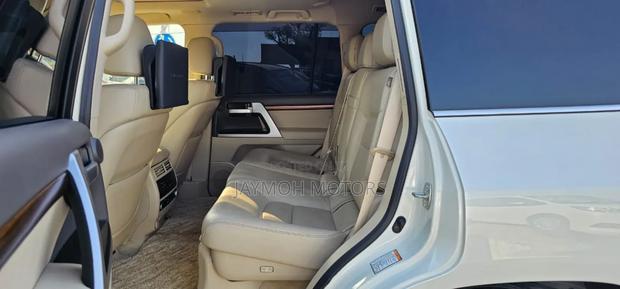 Toyota Land Cruiser 2017 Pearl