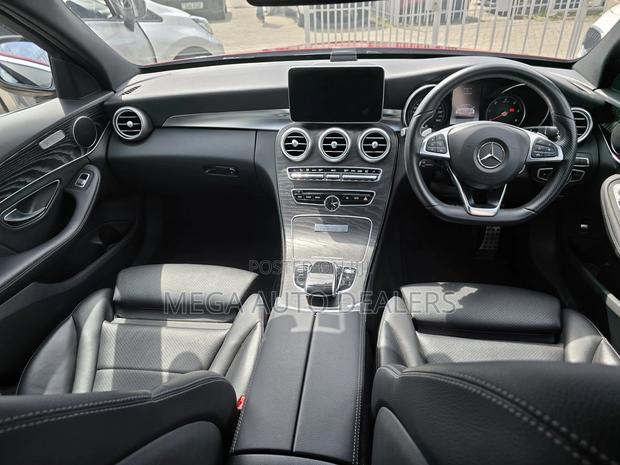 Mercedes-Benz C220 Classic 2018 Red
