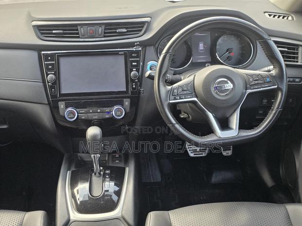 Nissan X-Trail 2018 Red