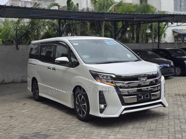 Toyota Noah 2018 White