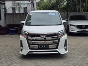 Toyota Noah 2018 White for sale