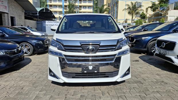 Toyota Vellfire 2018 White