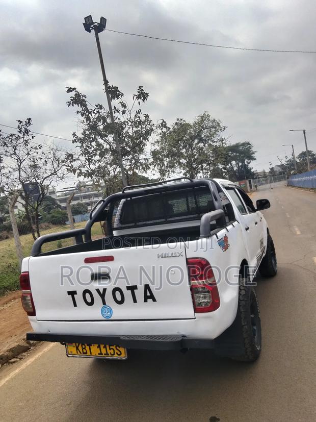 Toyota Hilux 2.5 D-4D SRX 2012 Off white