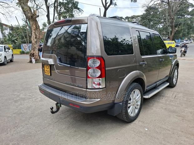 Land Rover Discovery 2011 Gold