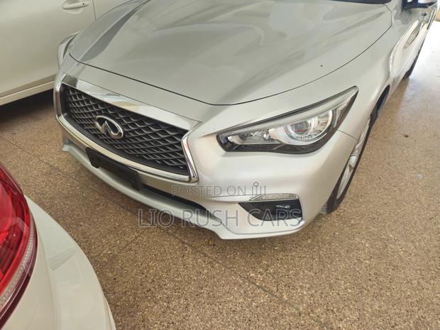 Nissan Skyline 2019 Silver