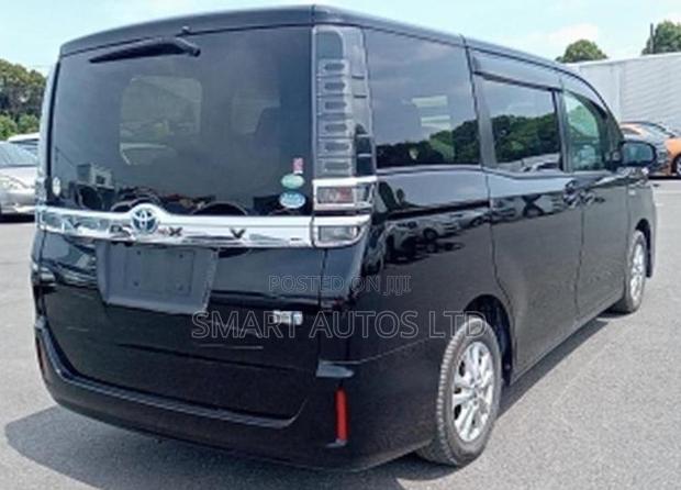 Toyota Voxy 2018 Black