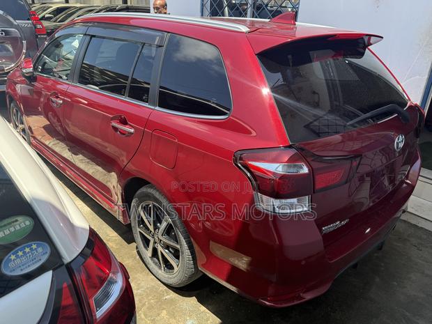 Toyota Corolla Fielder 1.5 Hybrid FWD 2019 Red