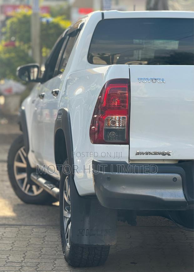 Toyota Hilux 2.4 Diesel 2020 White