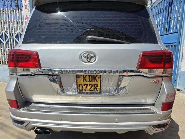 Toyota Land Cruiser 2014 Silver