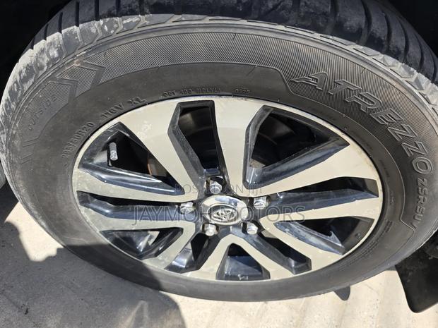 Toyota Land Cruiser 2014 Silver