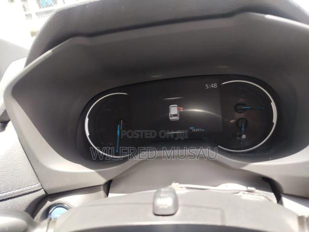 Toyota RAV4 Hybrid 2019 Blue