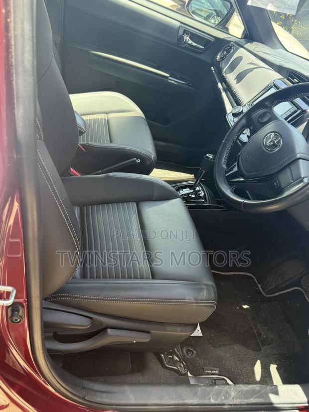 Toyota Corolla Fielder 1.5 Hybrid FWD 2019 Red