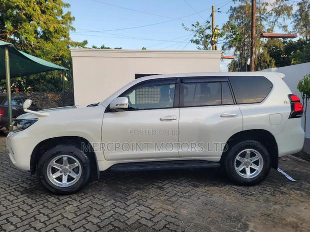Toyota Land Cruiser Prado 2.8 2020 Pearl