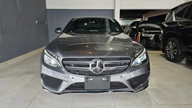 Mercedes-Benz C200 2019 Gray