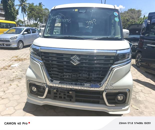 Suzuki Spacia 660 Hybrid AWD 2019 White