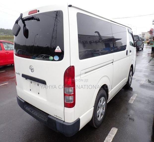 Toyota HiAce 2019 White