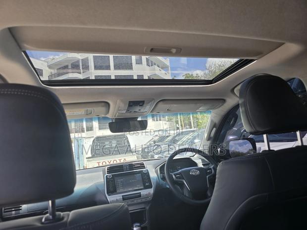 Toyota Land Cruiser Prado 2018 Silver