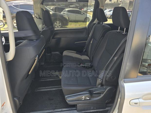 Toyota Voxy 2018 White