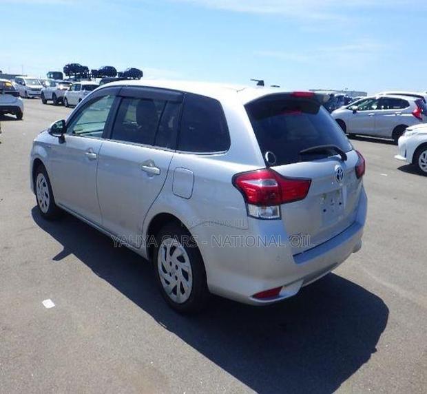 Toyota Corolla Fielder 1.5 Hybrid FWD 2018 Silver