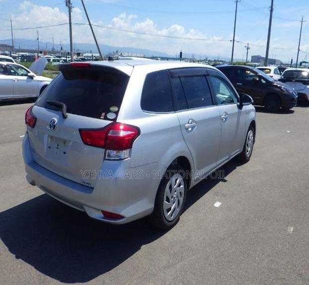 Toyota Corolla Fielder 1.5 Hybrid FWD 2018 Silver