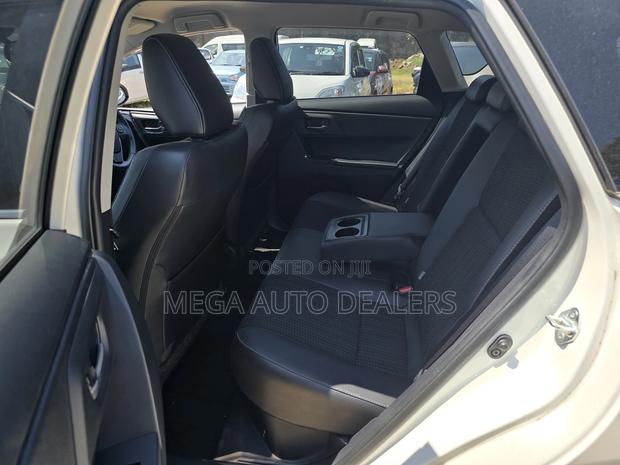Toyota Auris 2018 White