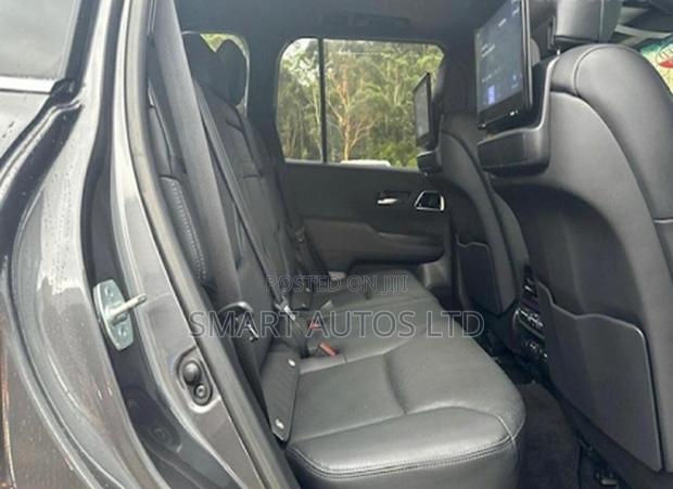 Toyota Land Cruiser LC300 2021